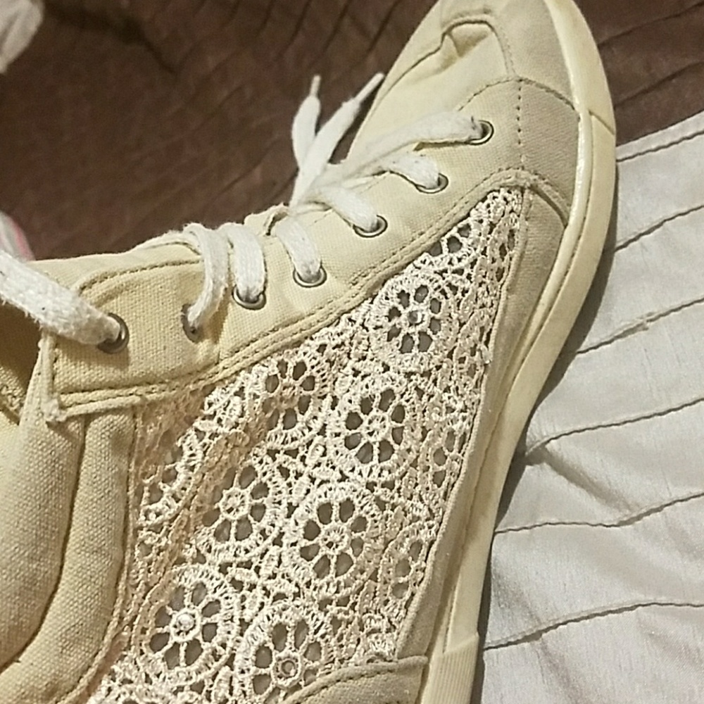 BONGO tan with a touch of silver shoes.